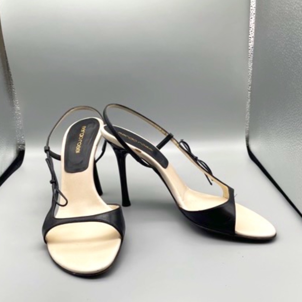 Sergio Rossi 3.5" Black Heels with bow detail  sz 38